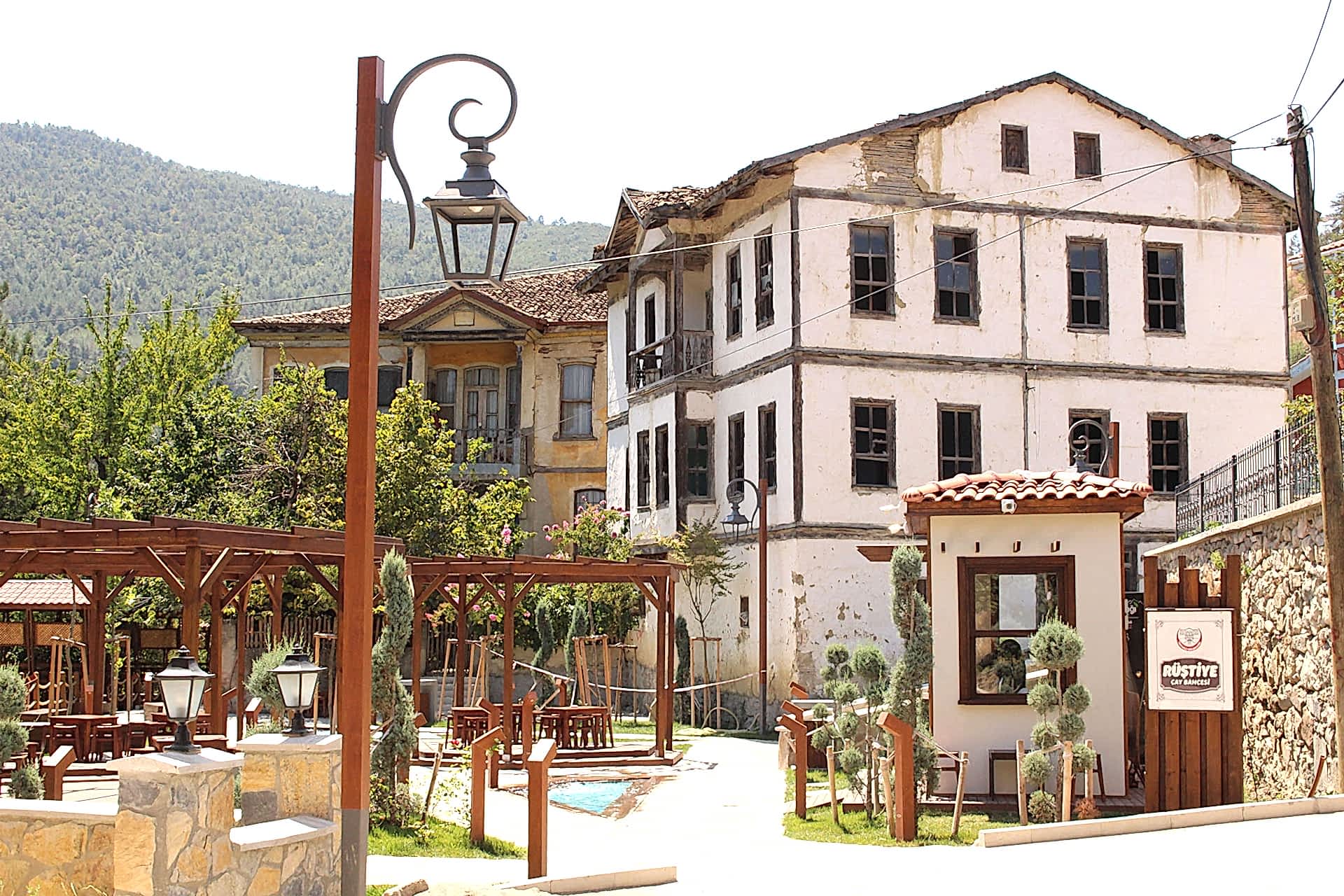 Dış Mekan Aydınlatma Direkleri