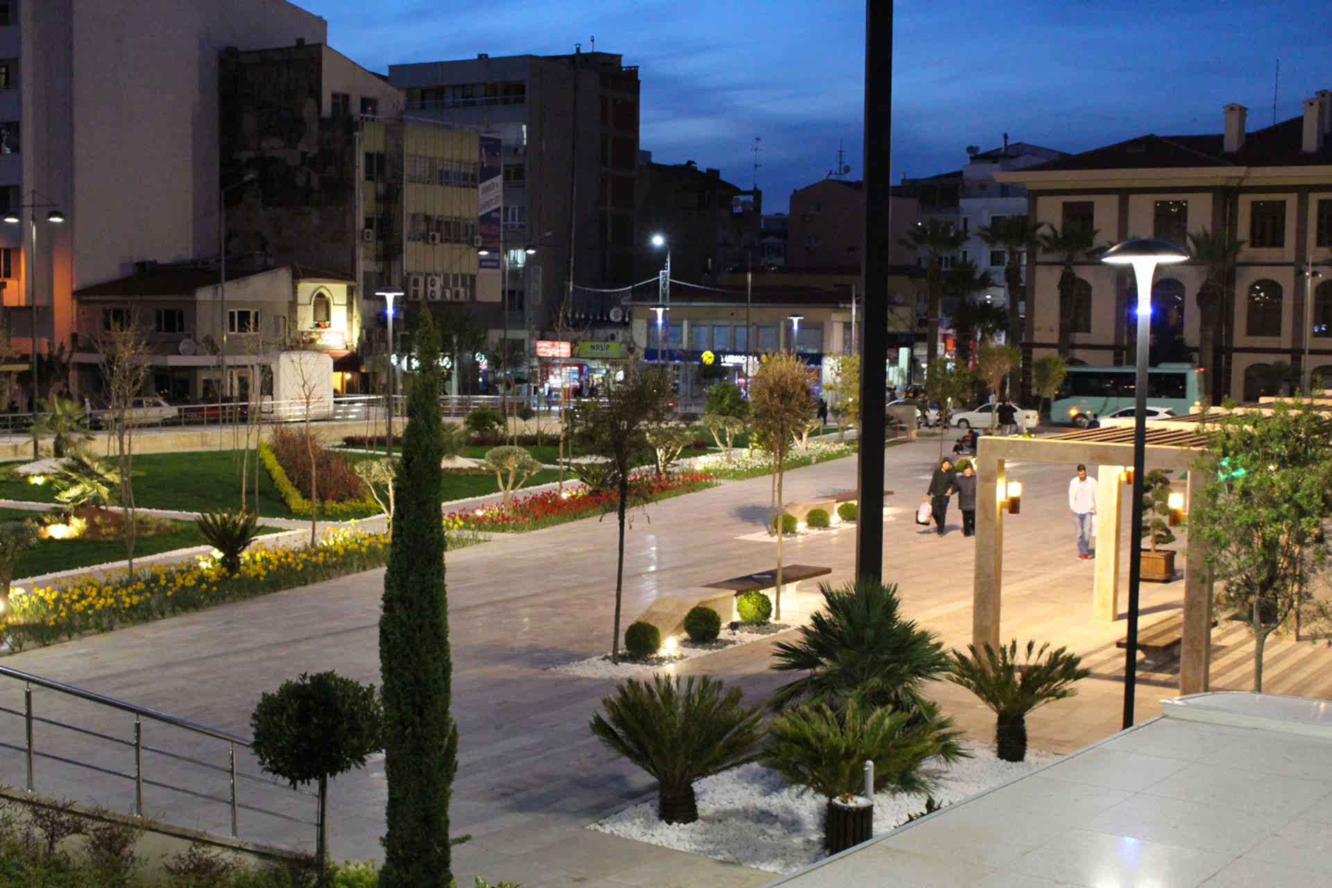 Dış Mekan Aydınlatma Direkleri