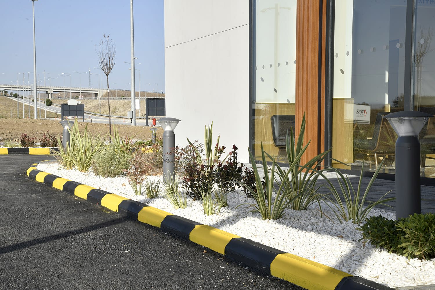 Peyzaj Uygulamaları ve Bahçe Bakımları