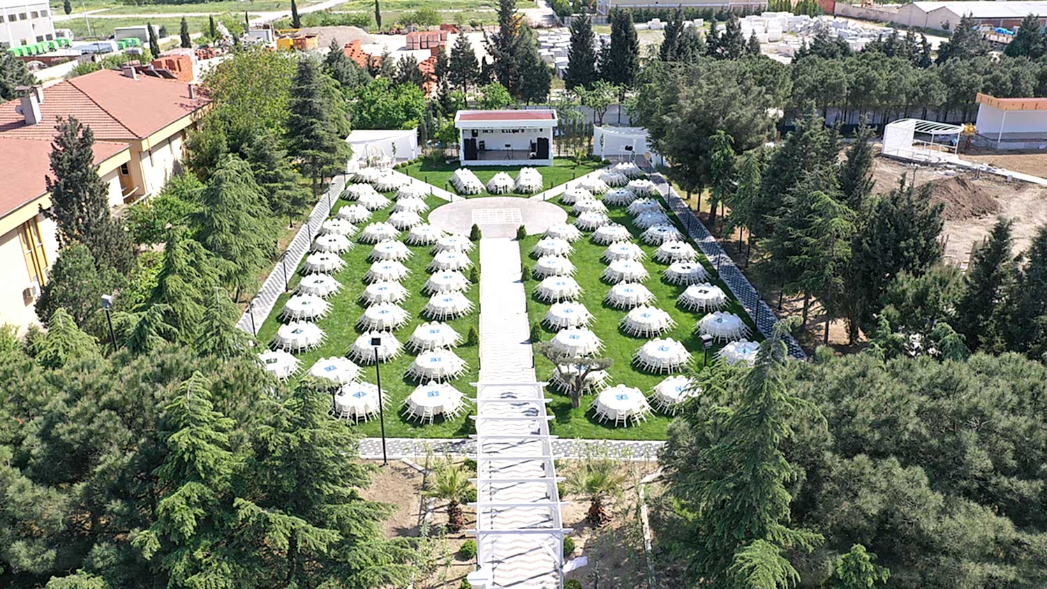 Peyzaj Uygulamaları ve Bahçe Bakımları
